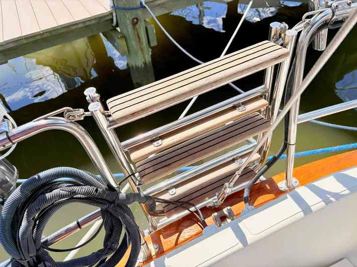 Endeavor Yacht Photos Pics 