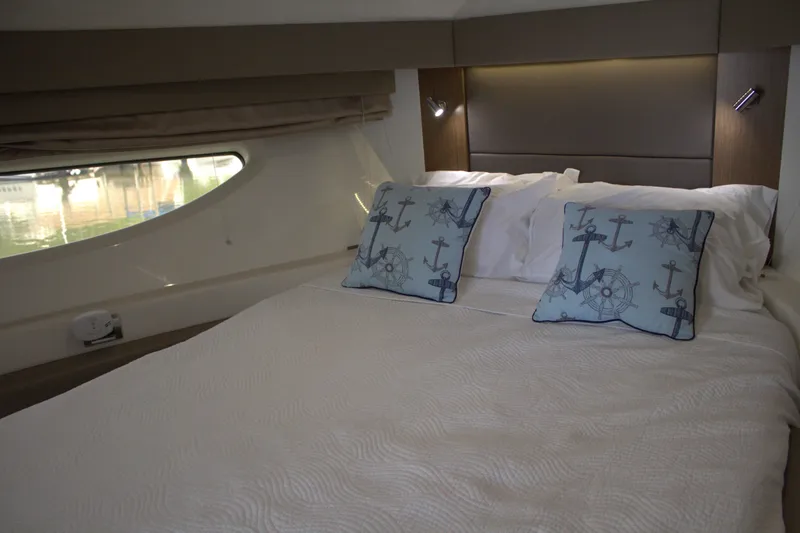 Merrily Ann Yacht Photos Pics VIP Stateroom