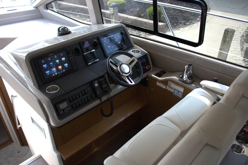 Merrily Ann Yacht Photos Pics 