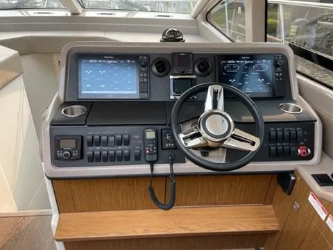 Merrily Ann Yacht Photos Pics Helm and Electronics