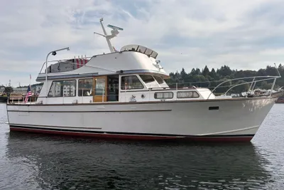 Monk 43 Flybridge Sedan