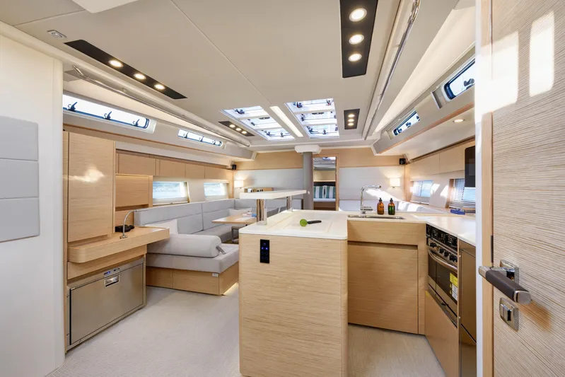 Hanse 588 Yacht Photos Pics 