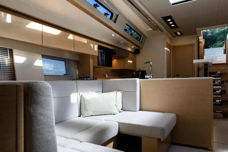 Hanse 588 Yacht Photos Pics 