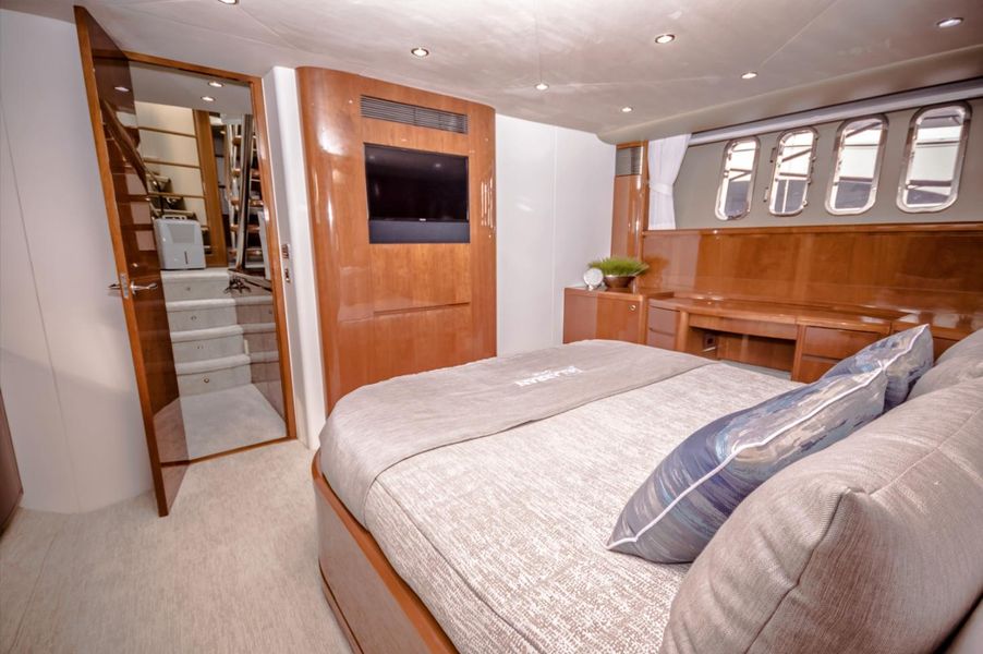 2007 Viking Princess 70 SPORT YACHT