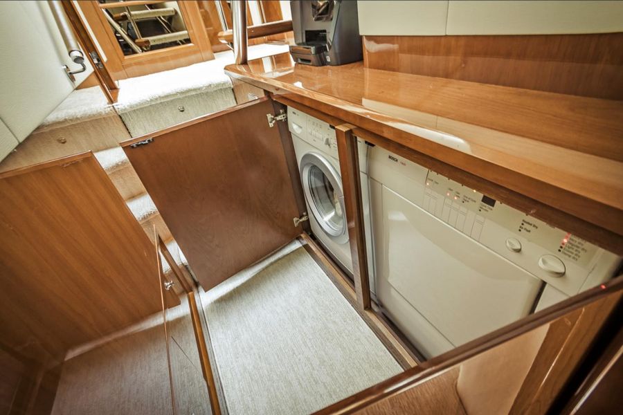 2007 Viking Princess 70 SPORT YACHT