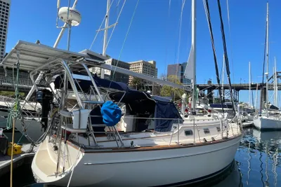 Island Packet 380