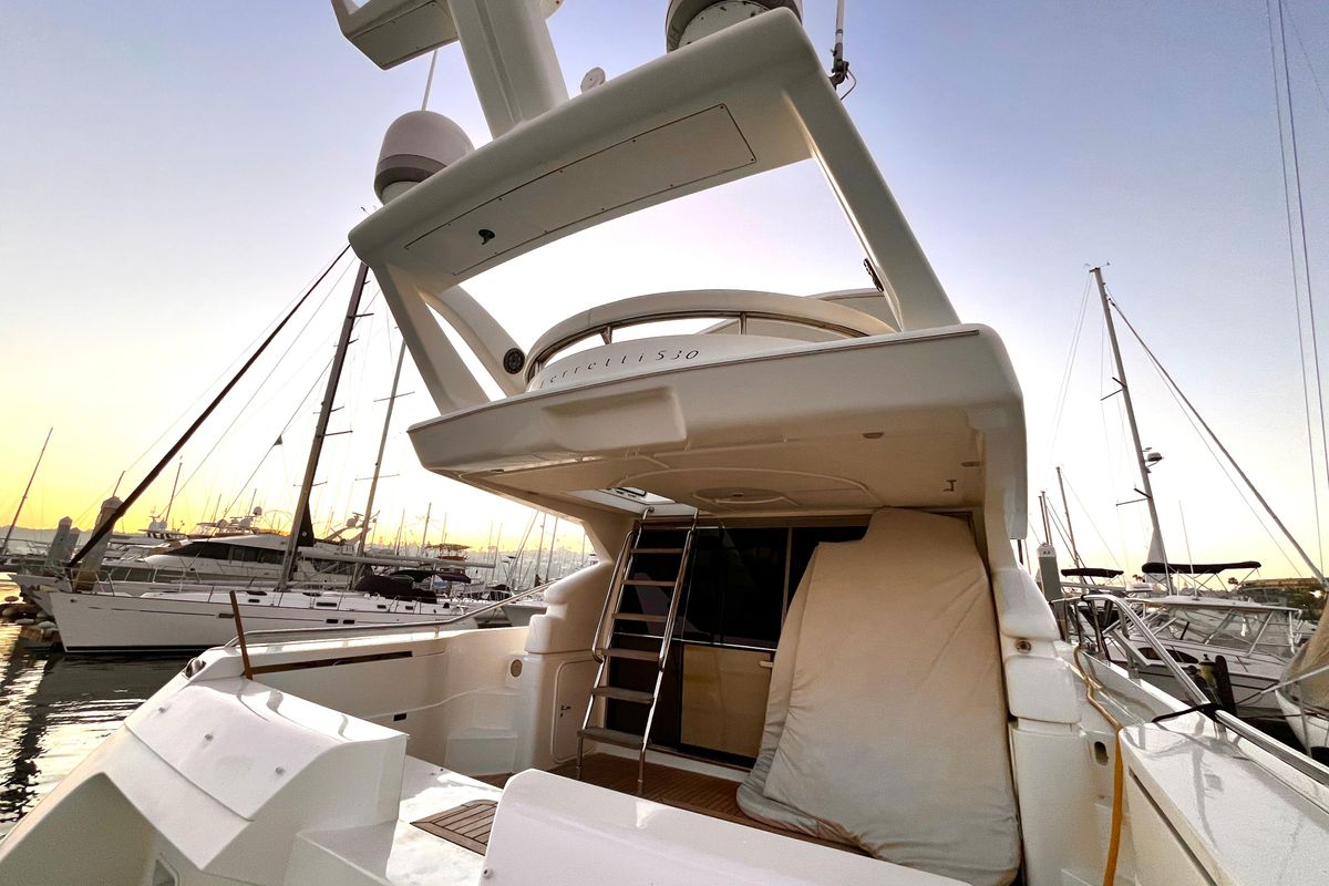2004 Ferretti Yachts 53 