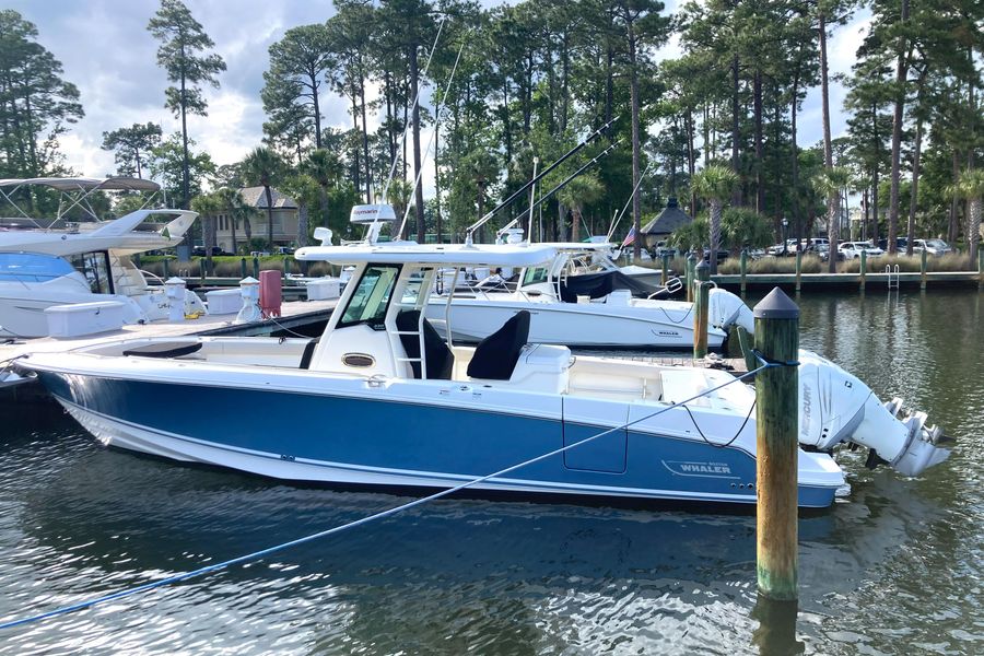 2017 Boston Whaler 330 Outrage