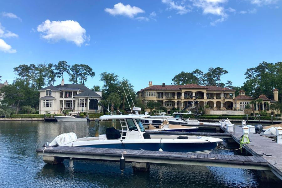 2017 Boston Whaler 330 Outrage