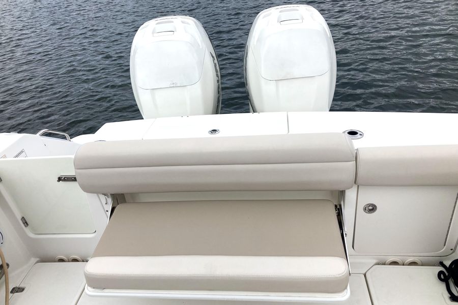 2017 Boston Whaler 330 Outrage