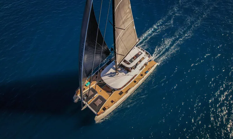 Aeolus 77 Yacht Photos Pics Under Sail