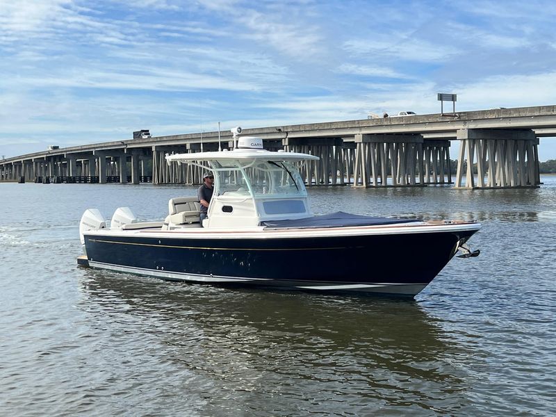 2020 Hunt Yachts 32 Center Console