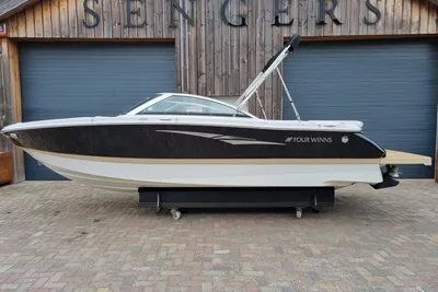 2014 Four Winns 210 Horizon