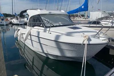 2021 Beneteau Antares 7