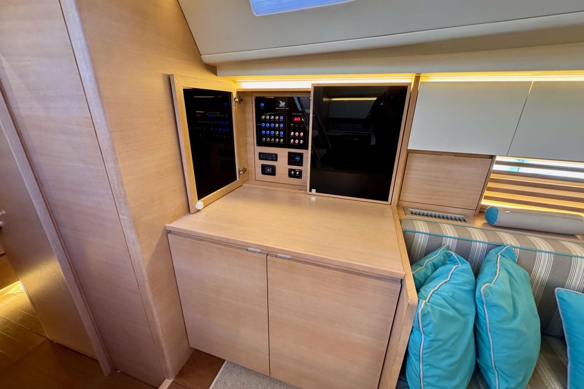 2021 Italia Yachts 55 