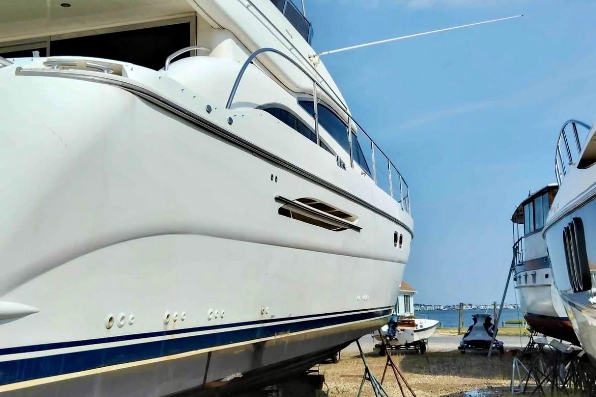 2004 Viking Princess 61 