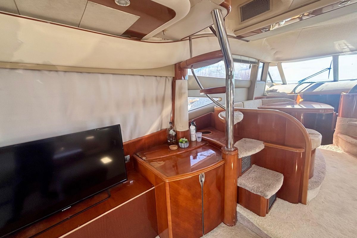 2004 Viking Princess 61 