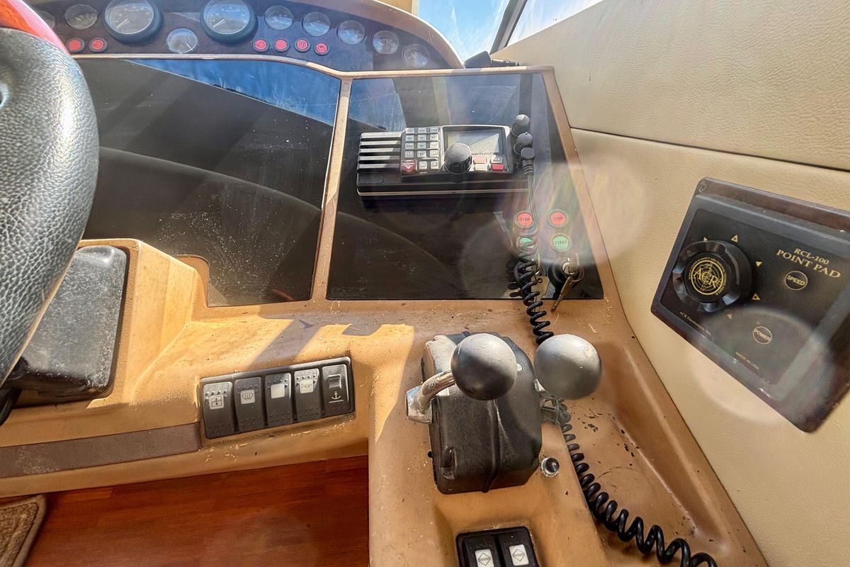 2004 Viking Princess 61 