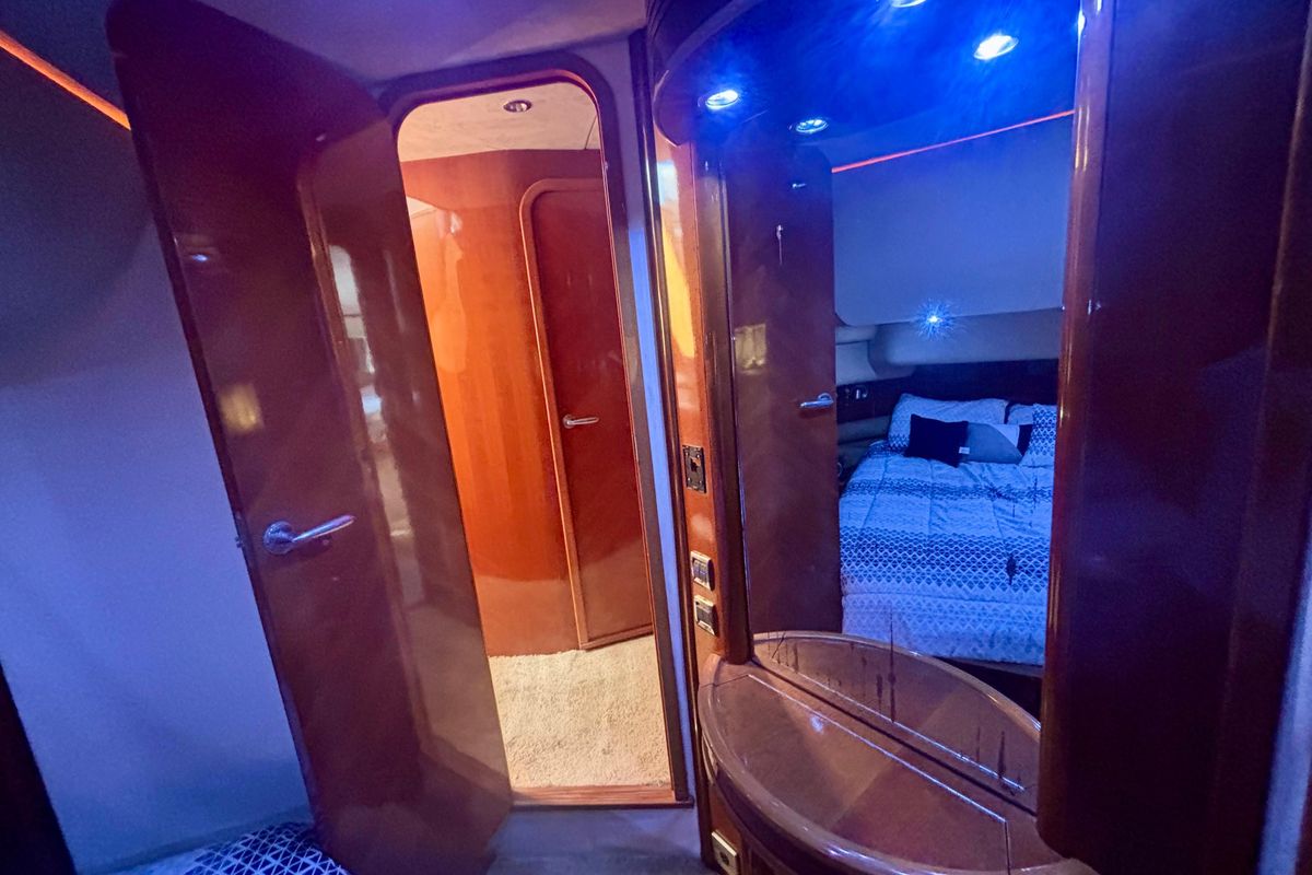 2004 Viking Princess 61 