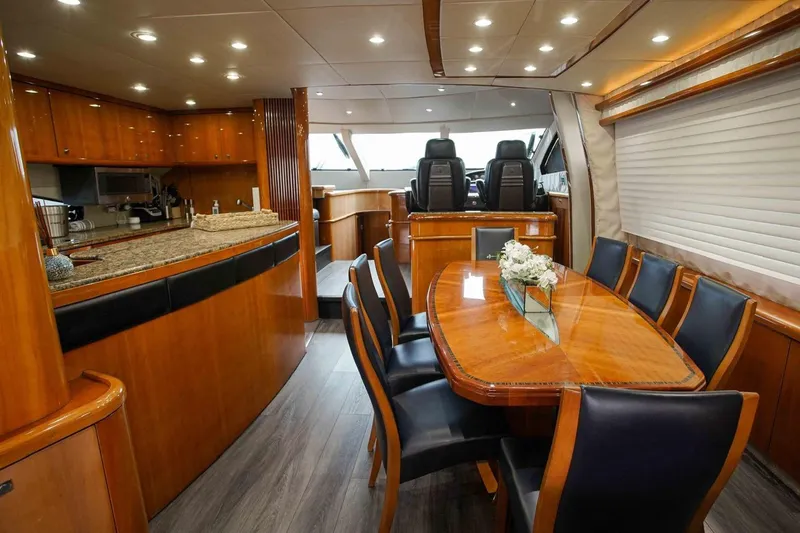 Fins Up Yacht Photos Pics 