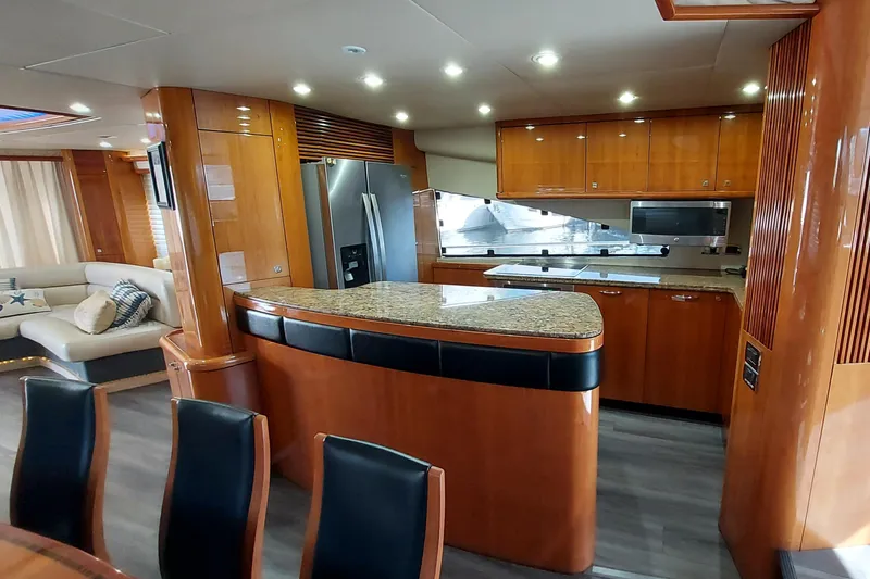 Fins Up Yacht Photos Pics 