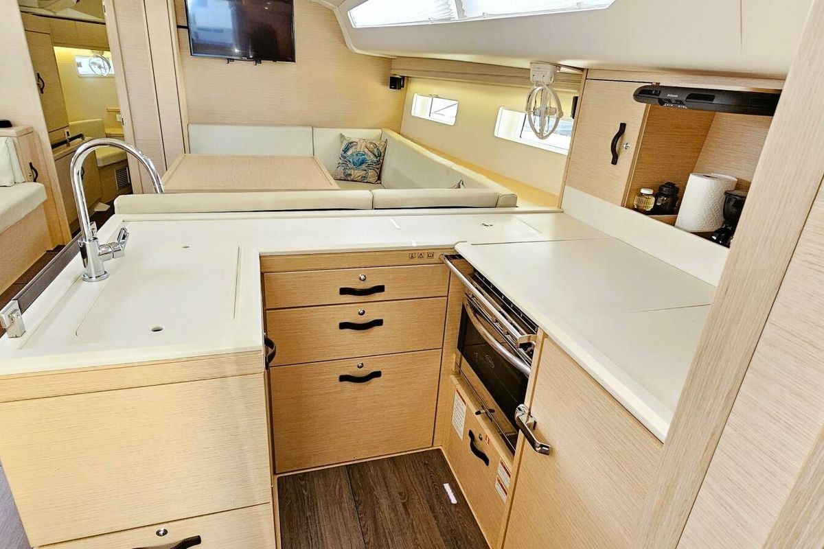 2017 Jeanneau 51 