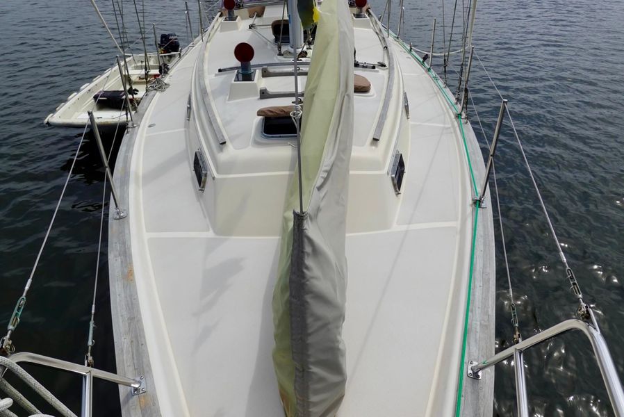 1989 Island Packet 35 Cutter