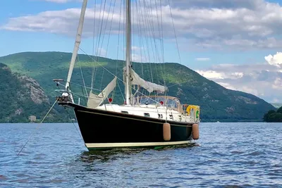 Island Packet 35