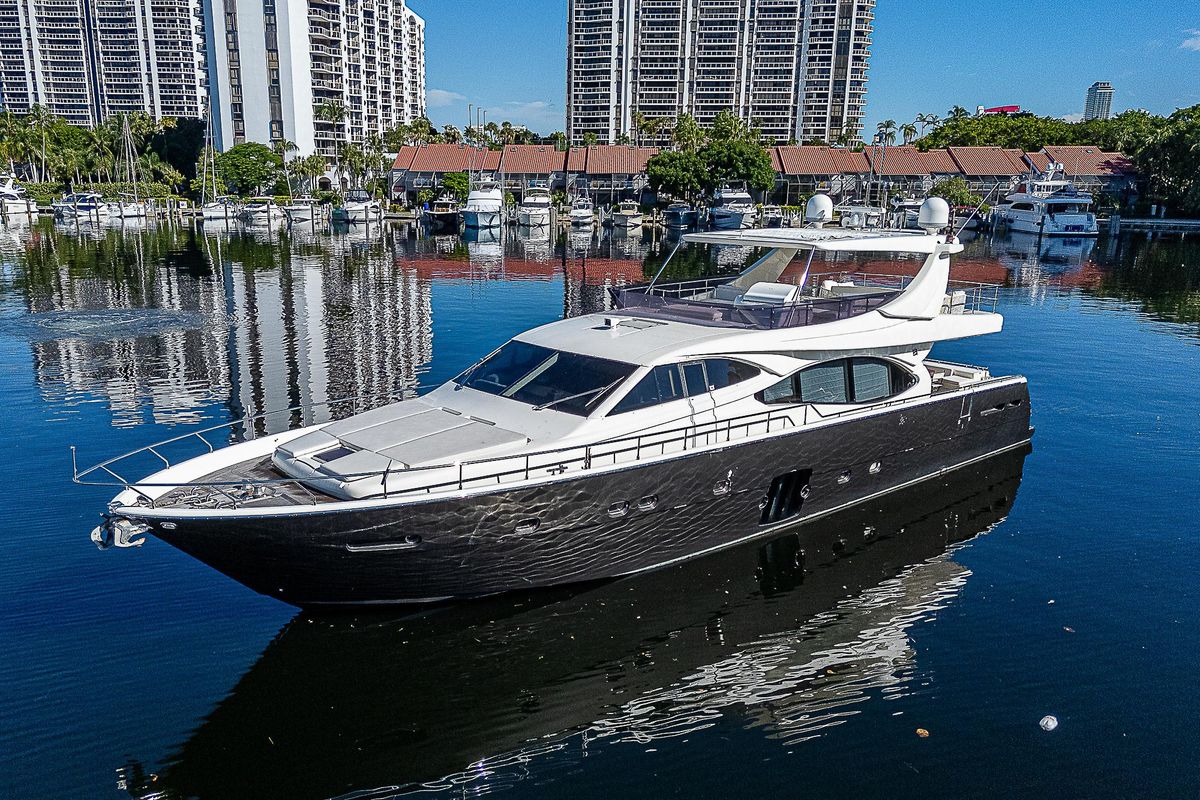 2009 Ferretti Yachts 78 