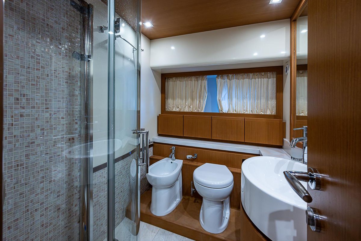 2009 Ferretti Yachts 78 