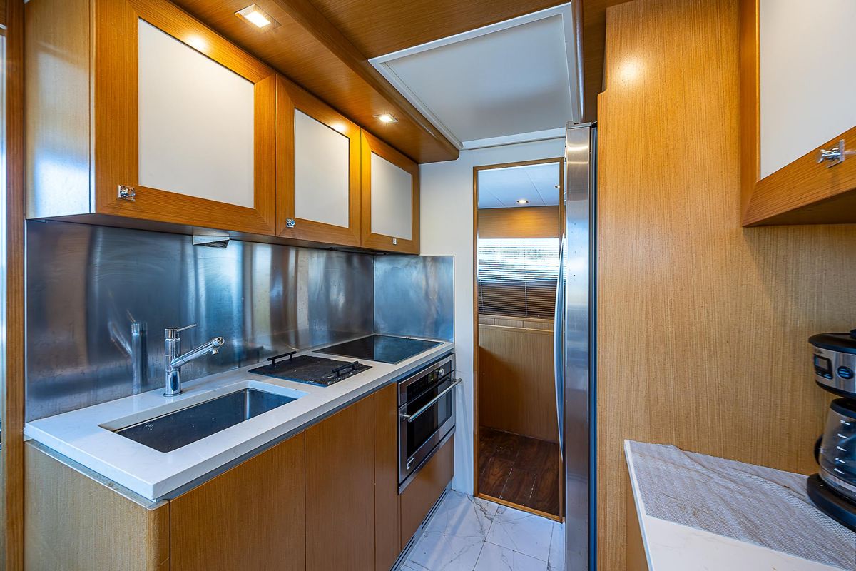 2009 Ferretti Yachts 78 