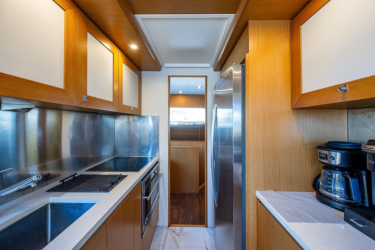 2009 Ferretti Yachts 78 