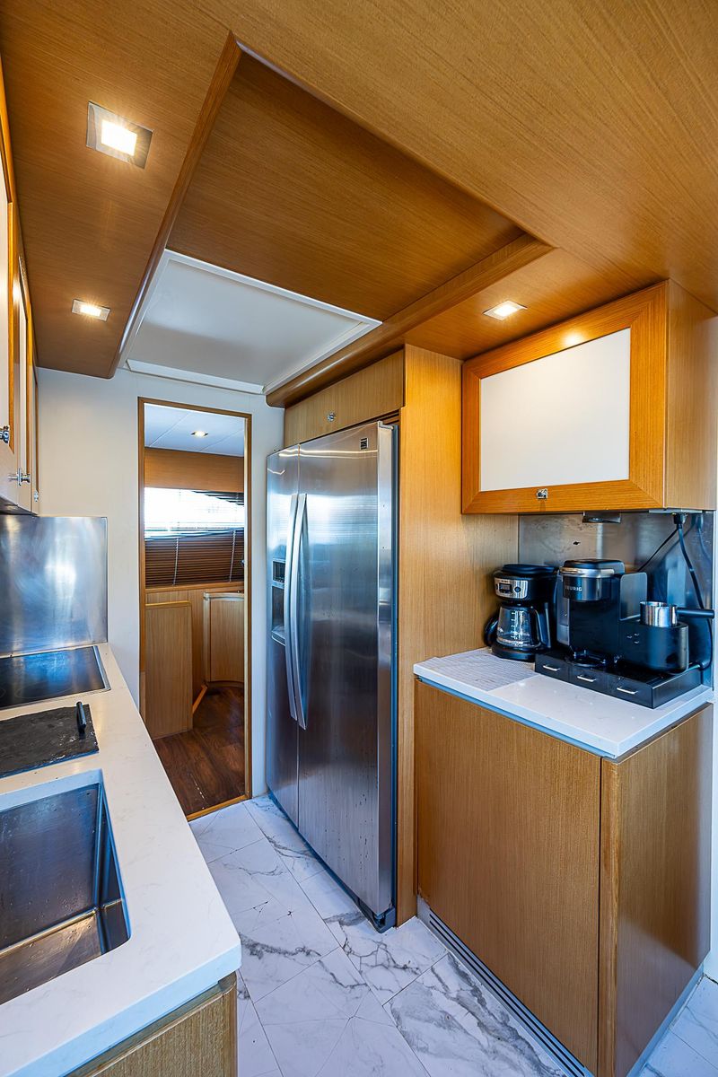 2009 Ferretti Yachts 78 