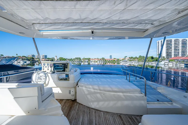 Twe11ve Yacht Photos Pics 