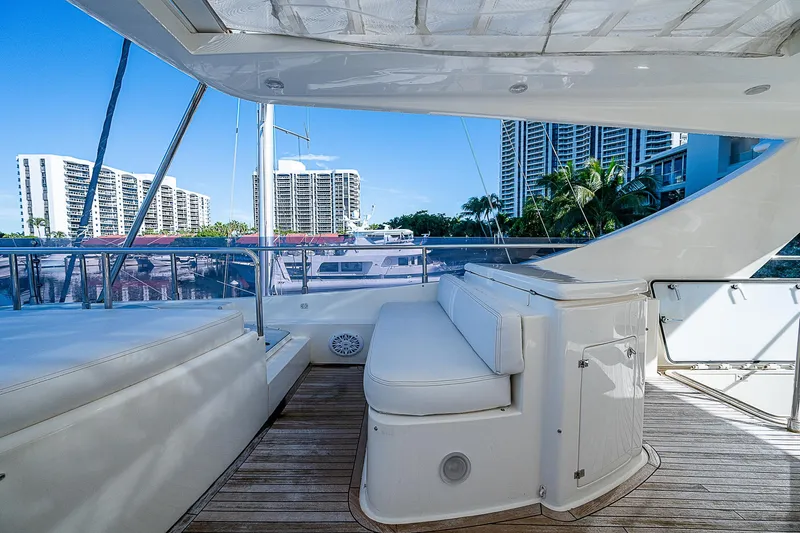 Twe11ve Yacht Photos Pics 