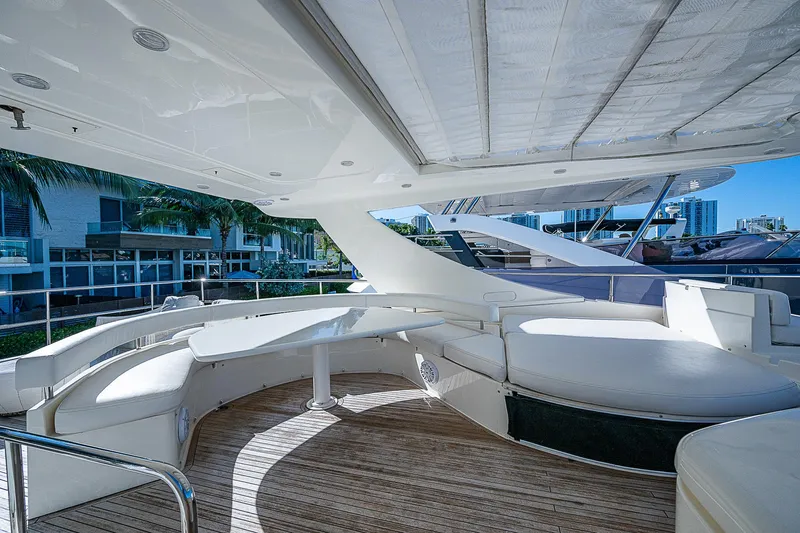 Twe11ve Yacht Photos Pics 