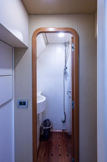 Twe11ve Yacht Photos Pics 