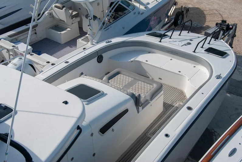 Insetta Yacht Photos Pics 