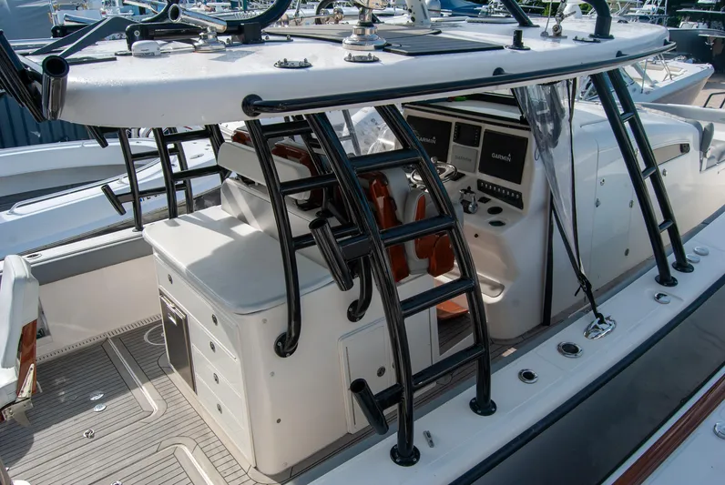 Insetta Yacht Photos Pics 