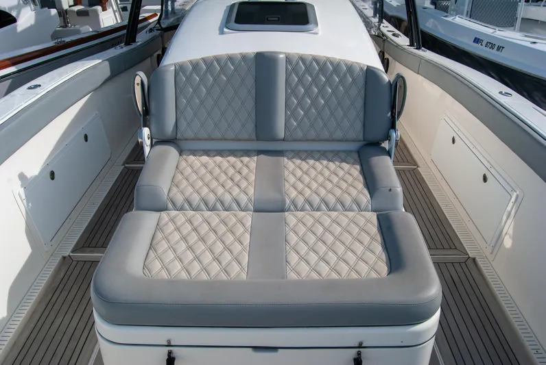 Insetta Yacht Photos Pics 