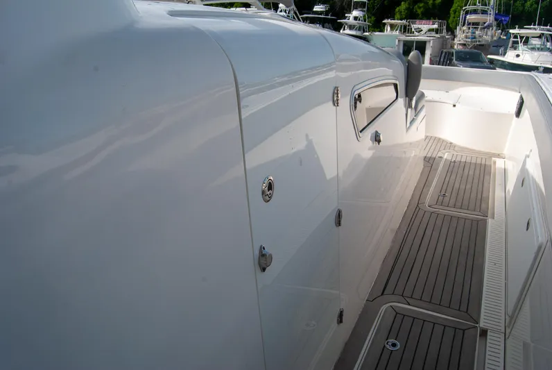 Insetta Yacht Photos Pics 