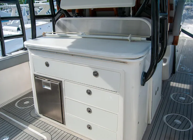 Insetta Yacht Photos Pics 