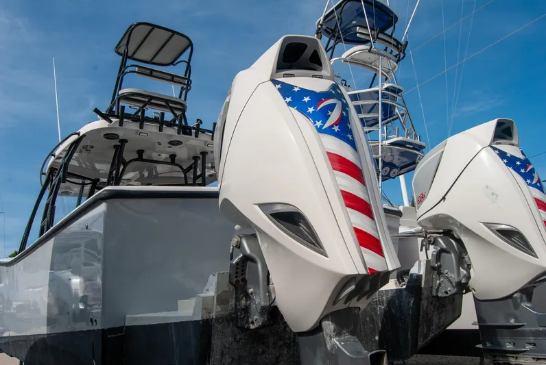 Insetta Yacht Photos Pics 