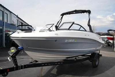 Bayliner VR5 Bowrider I/O