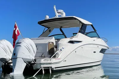 2021 Sea Ray Sundancer 320 Outboard