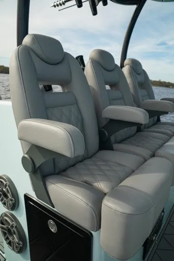  Yacht Photos Pics 2026 Front Runner 39 Center Console boat with luxurious seating and modern design.