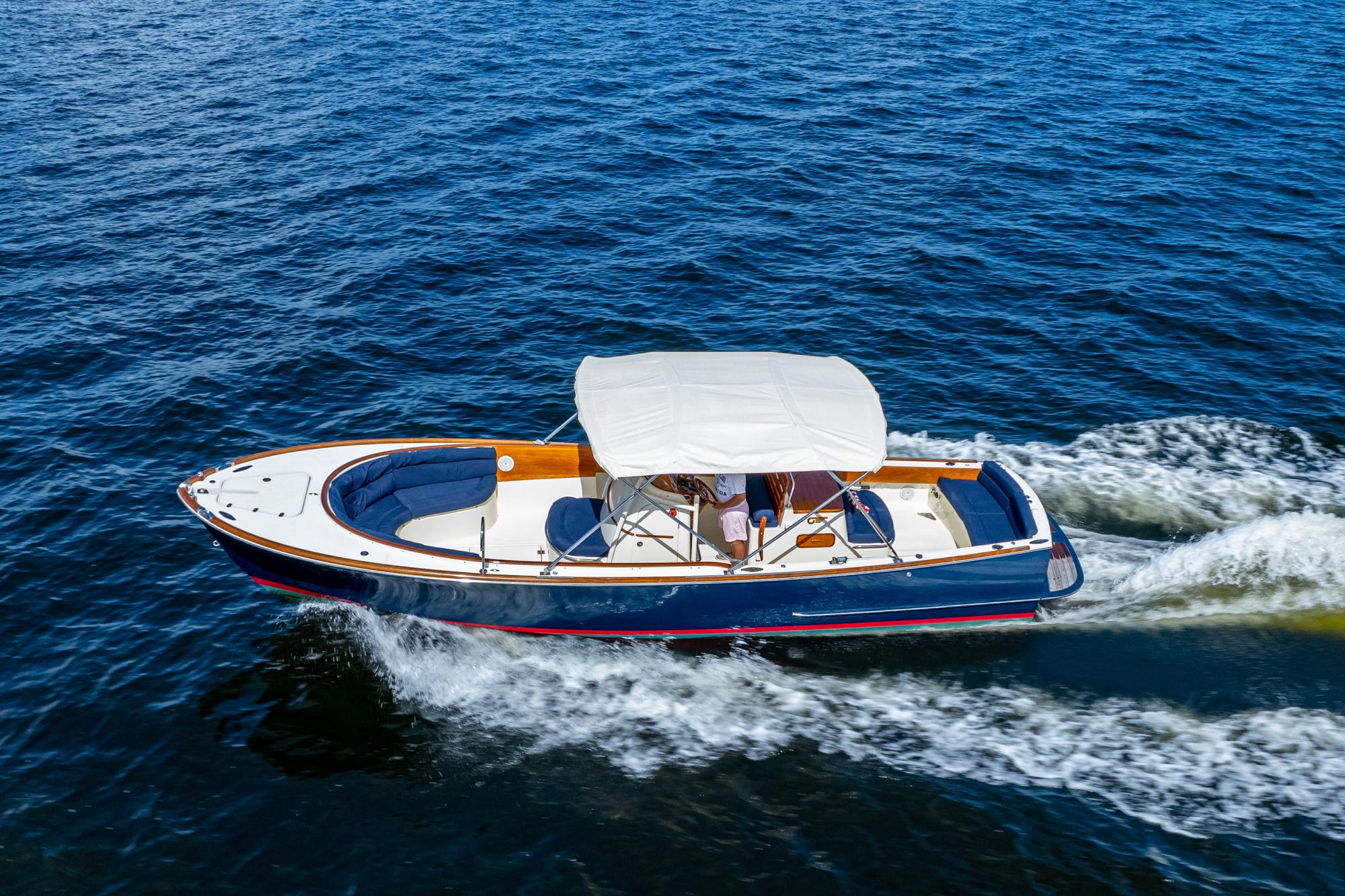 2005 Hinckley Talaria Centre Console for sale YachtWorld