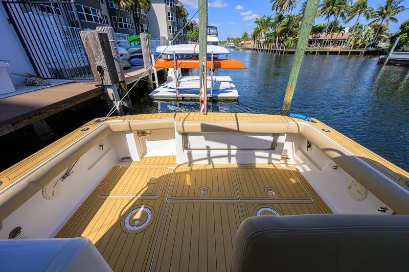 Black Jack Yacht Photos Pics Tiara 3100 LE Black Jack - Cockpit