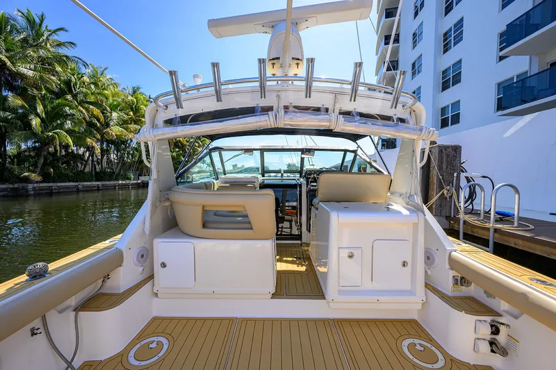 Black Jack Yacht Photos Pics Tiara 3100 LE Black Jack - Cockpit