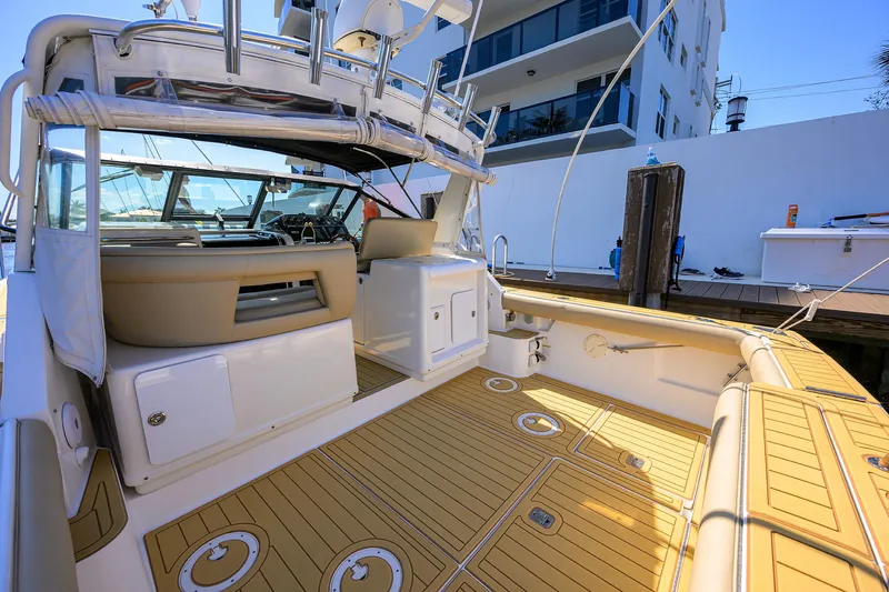 Black Jack Yacht Photos Pics Tiara 3100 LE Black Jack - Cockpit